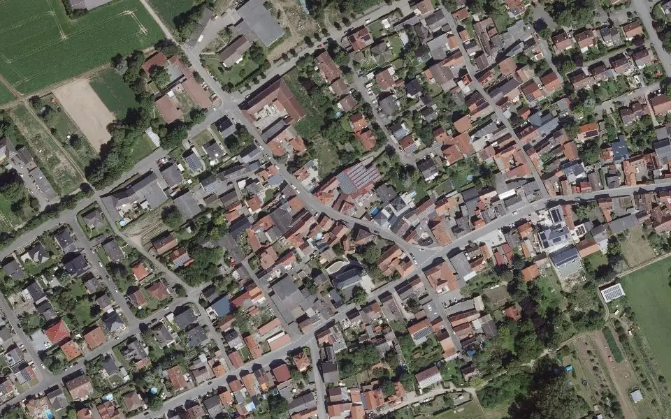 Luftbild der Umgebung von Schloßgartenhof - Weingut & Vinothek in Saulheim